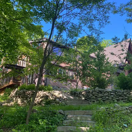 Mountain Lodge Retreat, Near New Paltz & Hikes